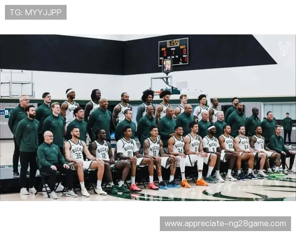 NBA赛场风云再起巨星对决引爆季后赛格局变化引发热议