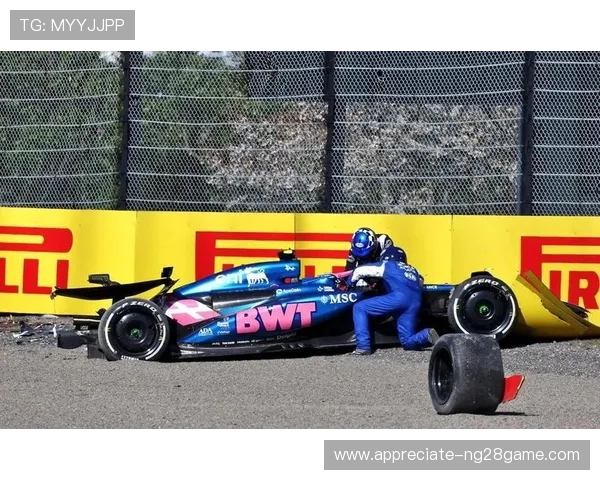 F1赛场风云再起各车队激烈博弈新赛季冠军之争全面升级引发全球关注 F1赛场风云再起各车队激烈博弈新赛季冠军之争全面升级引发全球关注