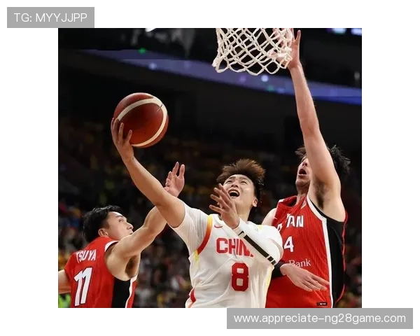 中国男篮新赛季首战亮眼表现，引发球迷热烈讨论与期待