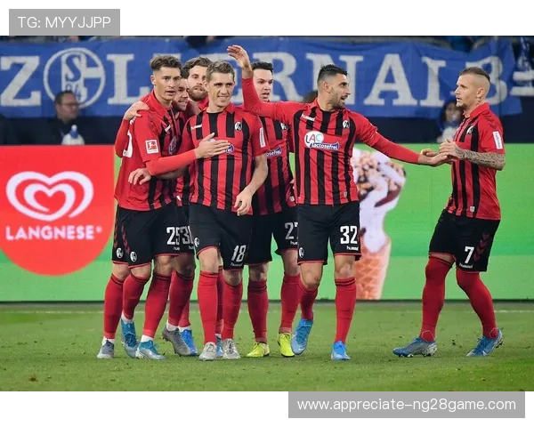 以弗赖堡俱乐部为核心探讨球队发展与城市足球文化融合的全景分析 以弗赖堡俱乐部为核心探讨球队发展与城市足球文化融合的全景分析